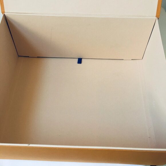 Louis Vuitton Boxes, Bags and Ribbons in Small, Medium, Large sizes (Authentic) - Picture 9 of 11